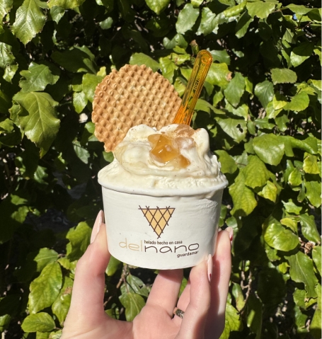 helado casero mascarpone manzana y canela heladería delnano